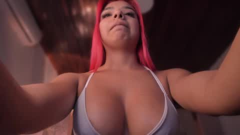 Snapshot of emmily_savage chatting on April 27, 12:03 pm online show from April 27, 12:03 pm