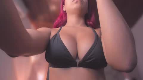 Snapshot of emmily_savage chatting on May 14, 11:50 am online show from May 14, 11:50 am