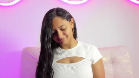 Snapshot of emmilybratz chatting on June 20, 1:25 pm EMMILY online show from June 20, 1:25 pm