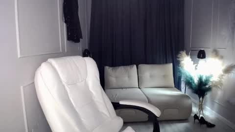 emmmam online show from October 16, 11:11 am