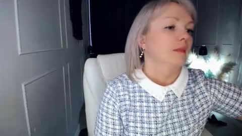 Snapshot of emmmam chatting on March 4, 9:59 am emmmam online show from March 4, 9:59 am