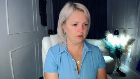 Snapshot of emmmam chatting on March 18, 6:05 am emmmam online show from March 18, 6:05 am