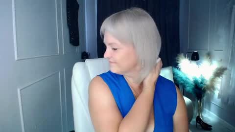 Snapshot of emmmam chatting on March 23, 12:09 pm emmmam online show from March 23, 12:09 pm