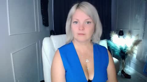 Snapshot of emmmam chatting on March 25, 11:49 am emmmam online show from March 25, 11:49 am