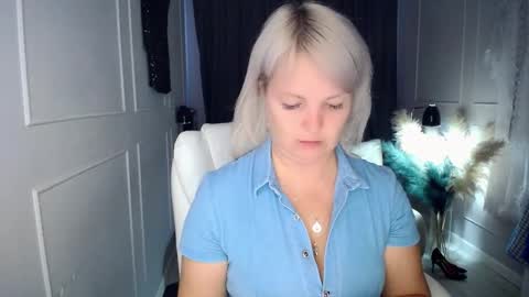 Snapshot of emmmam chatting on March 26, 11:05 am emmmam online show from March 26, 11:05 am