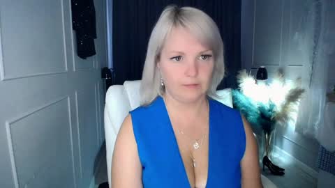 Snapshot of emmmam chatting on March 31, 10:15 am emmmam online show from March 31, 10:15 am