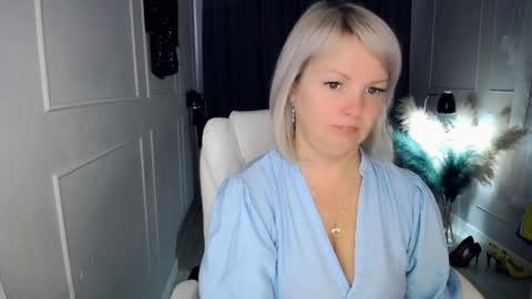 Snapshot of emmmam chatting on April 14, 7:58 am emmmam online show from April 14, 7:58 am