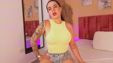 emmy_danielss online show from March 6, 11:39 am