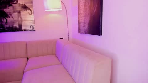 Snapshot of emmy_heart7 chatting on February 17, 3:36 am Emmy Heart online show from February 17, 3:36 am