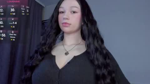 Snapshot of emmy_m00n chatting on March 1, 12:39 am Emily Johny online show from March 1, 12:39 am