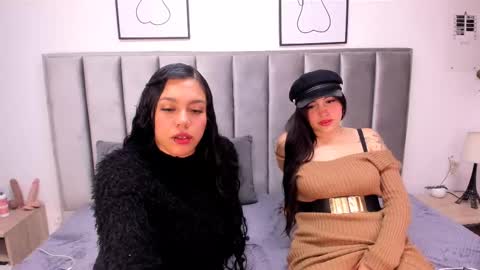 Snapshot of emmy_turnner chatting on September 29, 3:39 pm Emily Laila online show from September 29, 3:39 pm