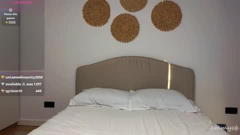 Em online show from February 26, 6:04 am