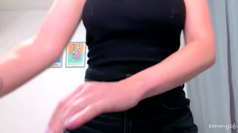 Em online show from September 19, 7:36 pm