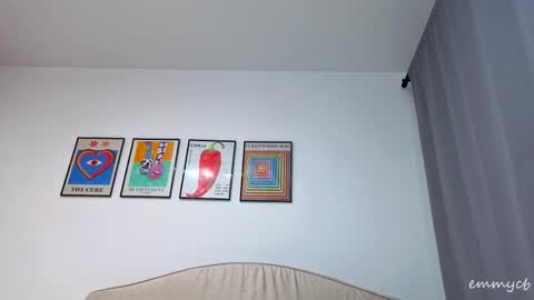 Em online show from October 4, 10:52 pm