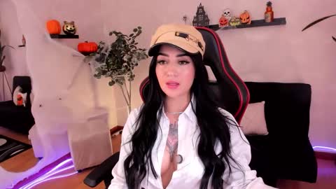Snapshot of emmyevans1 chatting on October 8, 8:28 pm Emmy Evans online show from October 8, 8:28 pm