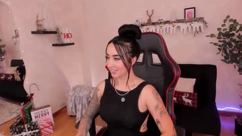 Emmy Evans  online show from November 12, 9:14 pm