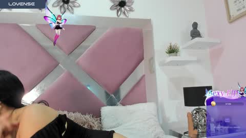 Snapshot of emmymiller1 chatting on January 25, 8:10 pm emmymiller1 online show from January 25, 8:10 pm