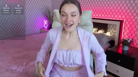 Snapshot of emmyskyy chatting on September 26, 9:02 am Emma online show from September 26, 9:02 am