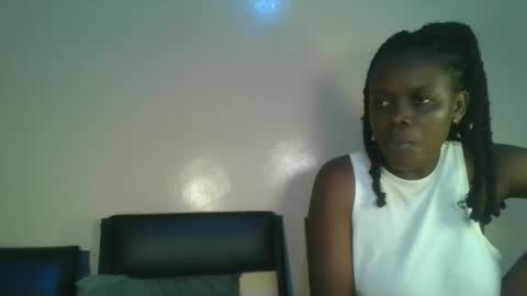 empress_emma online show from May 6, 6:13 pm