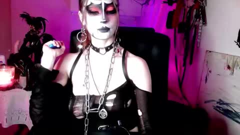 Morrigan online show from February 20, 11:00 am