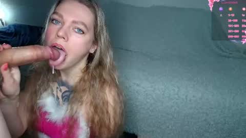 Snapshot of emptyhunters chatting on January 6, 5:55 am emptyhunters online show from January 6, 5:55 am