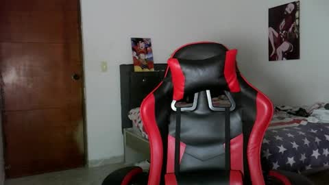 Snapshot of emr_master chatting on October 22, 3:18 am Emr online show from October 22, 3:18 am