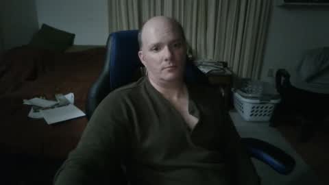 Snapshot of emsguy1 chatting on February 17, 6:42 am Matt online show from February 17, 6:42 am