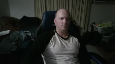 Snapshot of emsguy1 chatting on October 7, 4:20 am Matt online show from October 7, 4:20 am