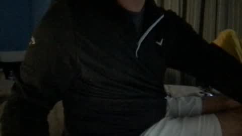 Snapshot of emwuert chatting on May 27, 1:02 am emwuert online show from May 27, 1:02 am