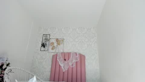 Mili online show from October 18, 1:12 pm