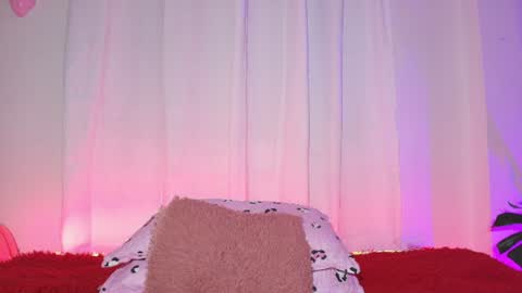 Snapshot of emy_cole1 chatting on July 3, 3:02 am Emy online show from July 3, 3:02 am