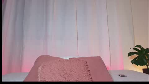 Snapshot of emy_cole1 chatting on July 29, 2:53 am Emy online show from July 29, 2:53 am