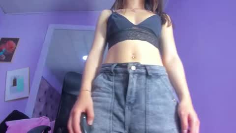 emy_latin online show from November 13, 8:30 pm