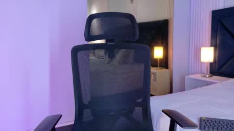 Emy online show from October 11, 8:40 pm