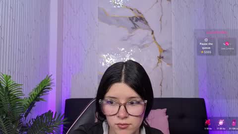 Snapshot of emy_tay chatting on March 2, 11:39 am Emy online show from March 2, 11:39 am