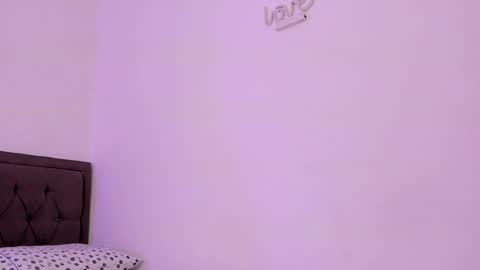 Emiliana online show from December 17, 12:45 am