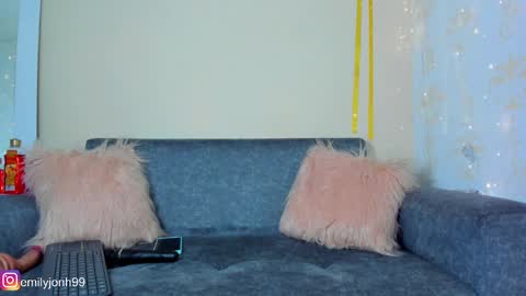 EMYLY  online show from January 17, 1:36 am