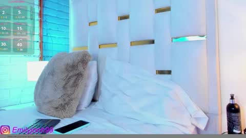 EMYLY  online show from January 29, 8:25 pm