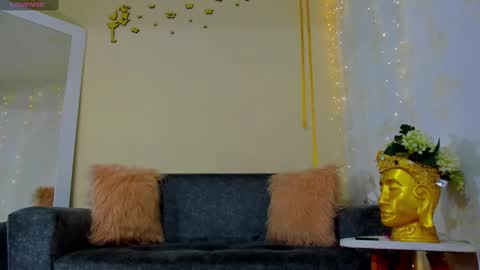 EMYLY  online show from February 2, 7:04 pm