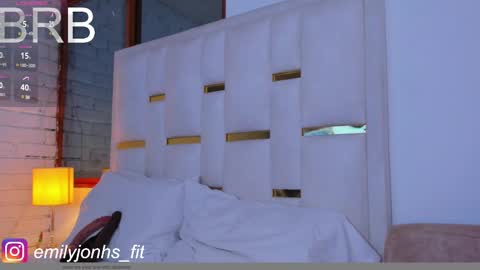 EMYLY  online show from February 6, 2:22 am