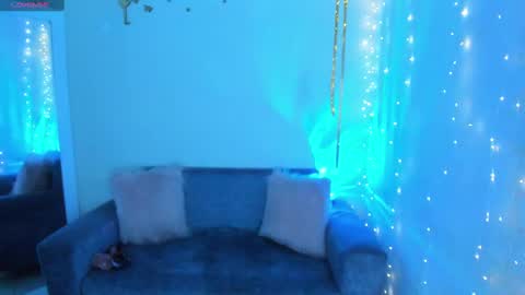 EMYLY  online show from March 9, 6:32 pm