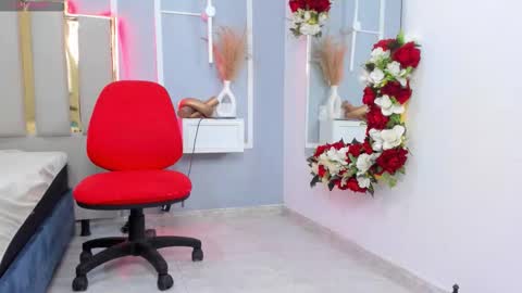 Emy online show from November 8, 4:18 pm