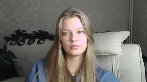 Snapshot of emysway chatting on January 24, 8:54 pm EmySway online show from January 24, 8:54 pm