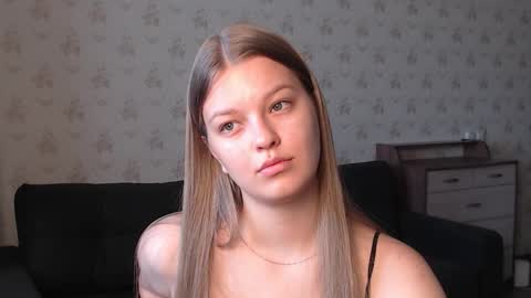 Snapshot of emysway chatting on October 5, 7:07 am EmySway online show from October 5, 7:07 am