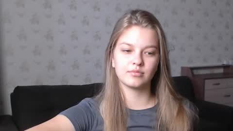Snapshot of emysway chatting on October 13, 10:15 am EmySway online show from October 13, 10:15 am
