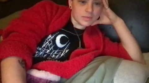 Snapshot of enbythrob chatting on February 5, 7:57 am enbythrob online show from February 5, 7:57 am