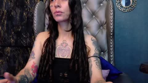 Snapshot of enchantressqueen chatting on May 14, 12:23 pm EnchantressQueen online show from May 14, 12:23 pm