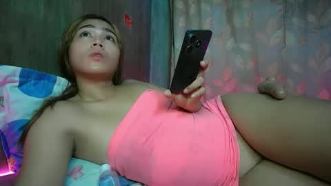 Snapshot of enchantresstgirl chatting on May 25, 1:33 am Nikki Shane online show from May 25, 1:33 am