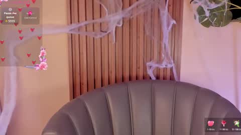 Snapshot of ened_nessa chatting on October 23, 2:16 pm Schedule 600a.m - 200p.m Col hour online show from October 23, 2:16 pm