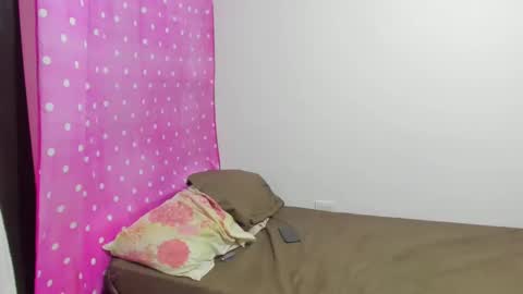 engel20042001 online show from December 11, 5:53 am